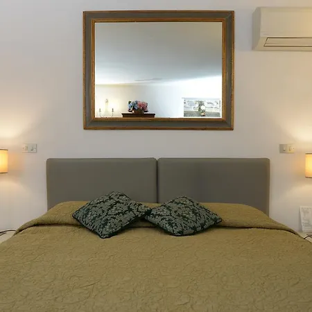 Trentatre Bed & Breakfast 5*