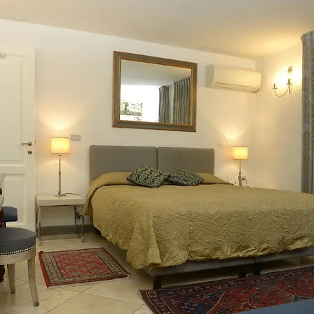 Trentatre Bed & Breakfast 5*
